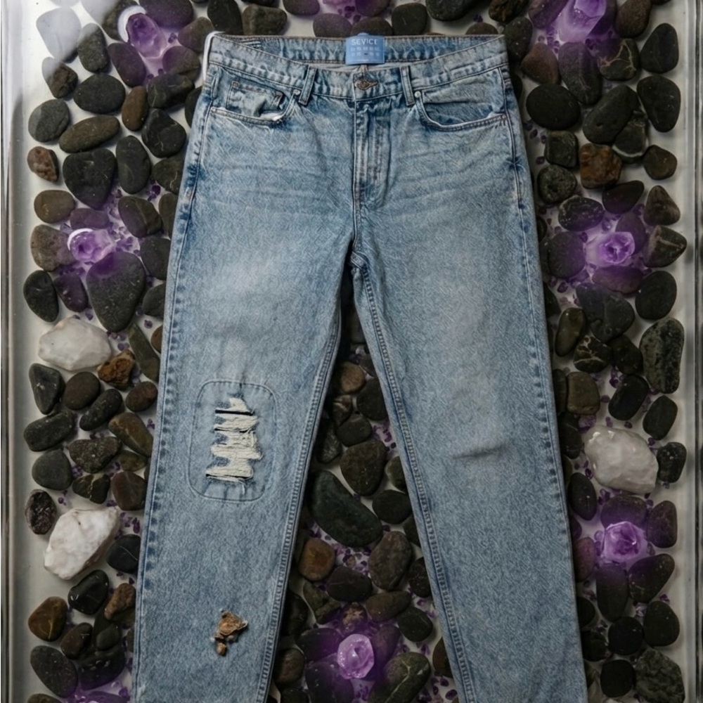 REVICE Light Blue Relaxed Jeans with Distressed Details